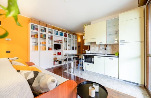 Calvairate Apartment | Bright and Quiet home with Terrace - M3 Lodi 10min