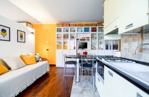 Calvairate Apartment | Bright and Quiet home with Terrace - M3 Lodi 10min