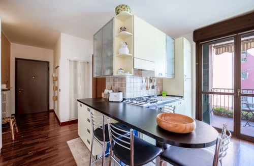 Calvairate Apartment | Bright and Quiet home with Terrace - M3 Lodi 10min