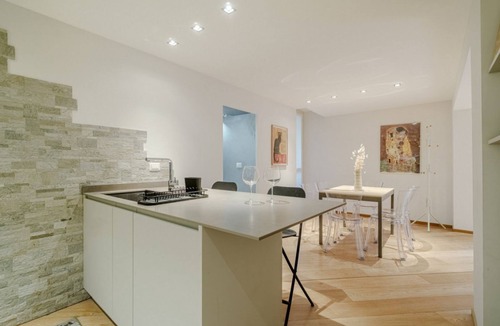 Roman Quarter Apartment | Bright and spacious 120 square meters apartment, perfect for four people, located on the second floor of a renovated period building (no elevator).The property enjoys an enviable location, just a short distance from some of Turin's main attractions, such