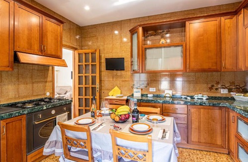 Naples Apartment | Bright Apartment Private Parking Naples - Happy Rentals