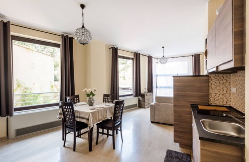 Trastevere Apartment | Bright Apartment with a view & centrally located