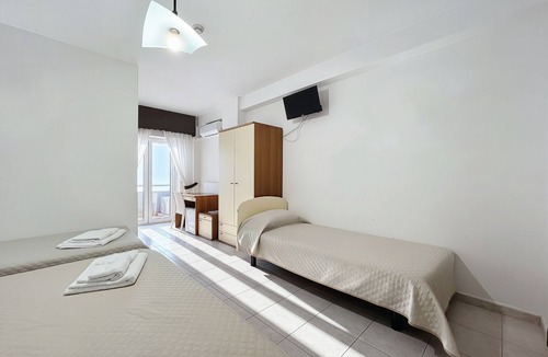 Monte Sant'Angelo Bed & Breakfast | Bright B&B with Sea View Balcony - 103 - Santangelo - Pool