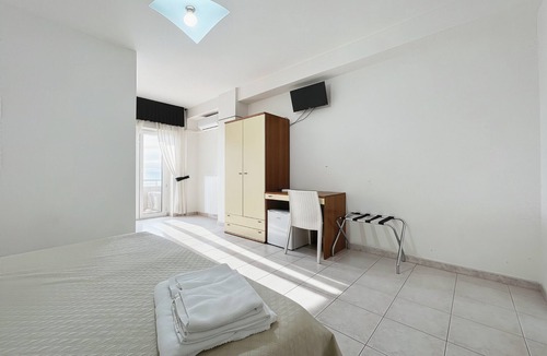 Monte Sant'Angelo Bed & Breakfast | Bright B&B with Sea View Balcony - 225 - Santangelo - Pool
