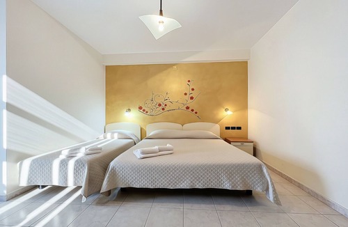 Monte Sant'Angelo Bed & Breakfast | Bright B&B with Sea View Balcony - 242- Santangelo - Pool