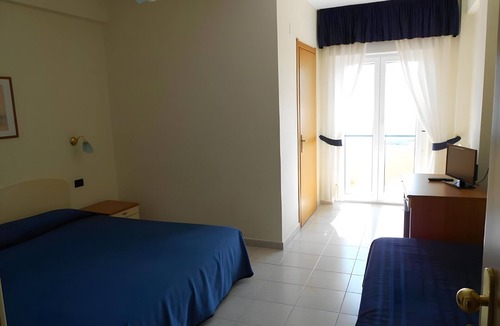 Monte Sant'Angelo Bed & Breakfast | Bright B&B with Sea View Balcony - 346 - Santangelo - Pool