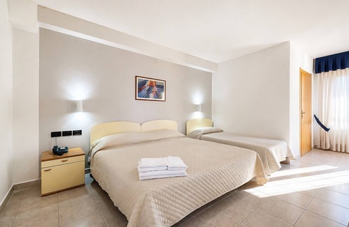 Monte Sant'Angelo Bed & Breakfast | Bright B&B with Balcony - 349 - Santangelo - Pool