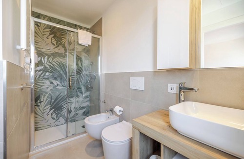 Trezzano sul Naviglio Condo | Bright double room with bathroom -no kitchen- 20 minutes from Milan self chek-in