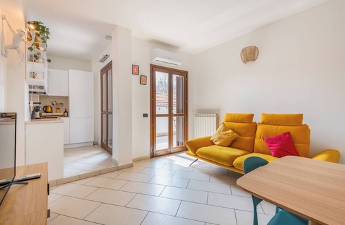 Stadera Apartment | Bright Milan Apartment | Downtown & Terrace
