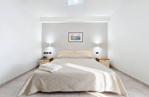 Monte Sant'Angelo Bed & Breakfast | Bright Sea View B&B with Balcony - 101 - Santangelo - Pool