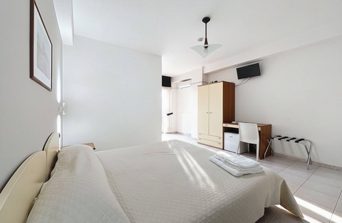 Monte Sant'Angelo Bed & Breakfast | Bright Sea View B&B with Balcony - 101 - Santangelo - Pool
