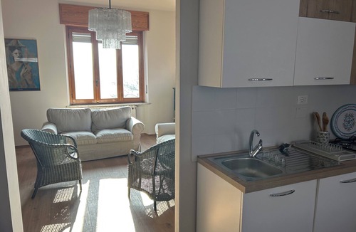 Montegrosso dʼAsti Apartment | Broom Apartment, Cottage with shared common areas