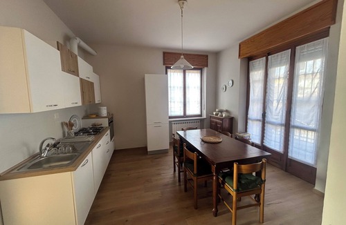 Montegrosso dʼAsti Apartment | Broom Apartment, Cottage with shared common areas