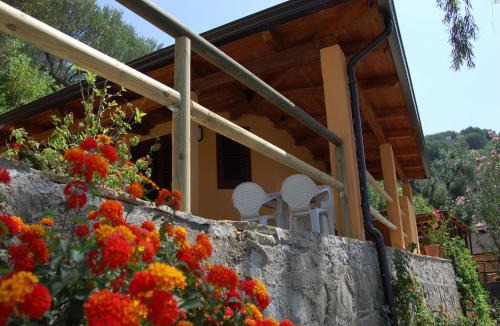 Marina Lido House | Bungalow in Caprioli di Pisciotta with pool