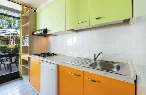 Casal Borsetti House | Bungalow with air conditioning, internet, garden and pool