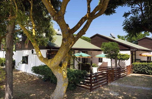 Casal Borsetti House | Bungalow with air conditioning, internet, garden and pool