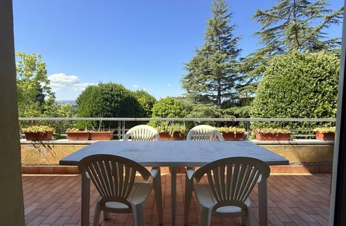Camerano Villa | C015 – Camerano – Three-story villa with garden