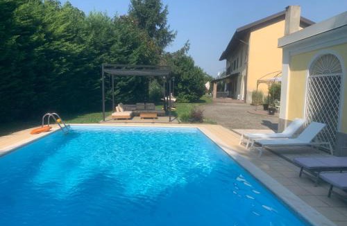 Castagneto Po House | Camere con piscina Tenuta BRICCHETTO