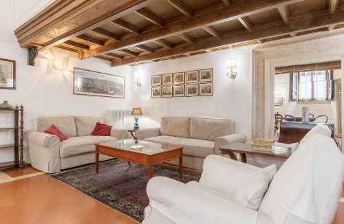 Rione XI Sant'Angelo Apartment | Campitelli Fascinating Apartment