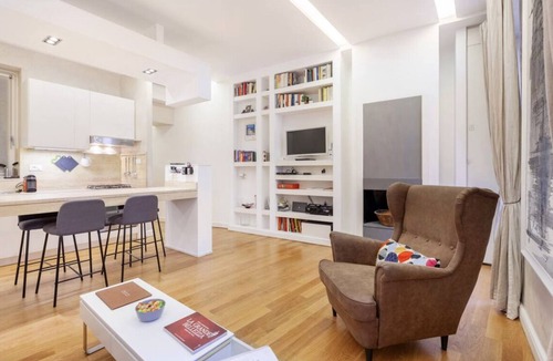 Roman Ghetto Apartment | Campo dei Fiori luxury modern apartment with terrace