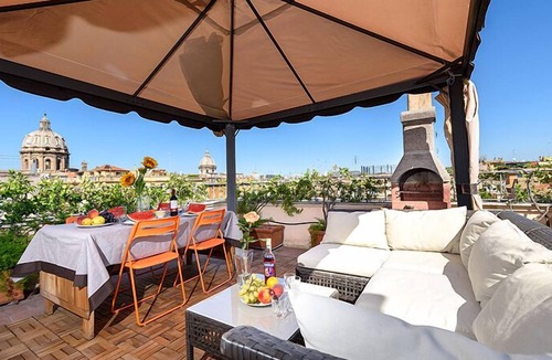 Rione XI Sant'Angelo Apartment | Campo Fiori Ghetto panoramic terrace, fountain view 4 BR 3 BA in historic palace
