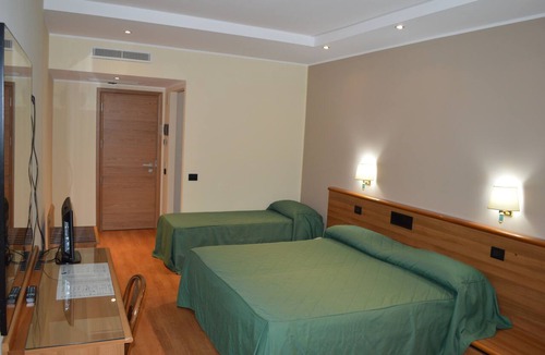 L'Aquila Hotel | Canadian Hotel