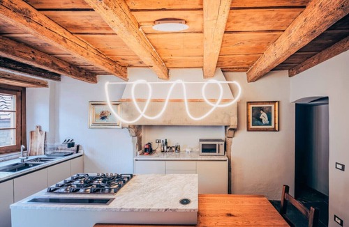 Poppi House | Casa 11 del Borgo di Lierna