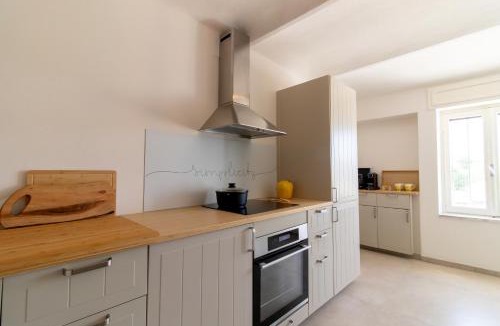Rocchetta Tanaro House | Casa all'angolo