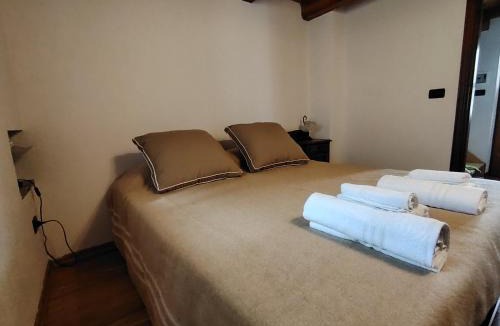 Perloz House | Casa Allegra