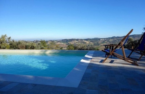 Penna San Giovanni Villa | Casa Barbina - Private villa with pool