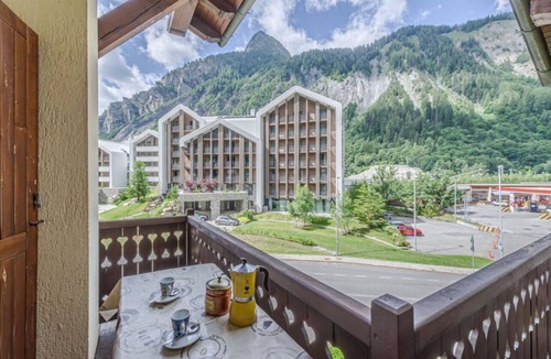 Courmayeur Apartment | CASA BEATRICE - Wi-Fi, parking, and mountain views