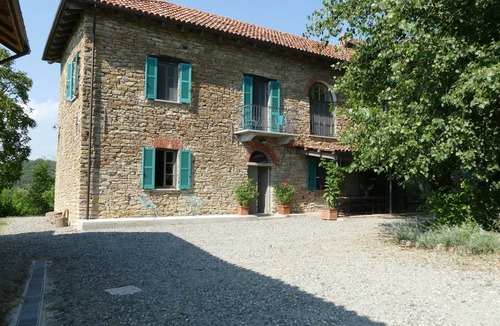Castelletto d'Erro House | Casa Cavesi, architect country house in Piedmont