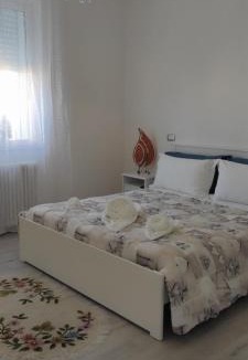 Osimo House | Casa cela