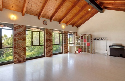 Tigliole House | Casa 'Centomila Volte Benvenuti'