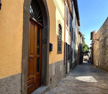 Montefiascone Apartment | casa centro storico