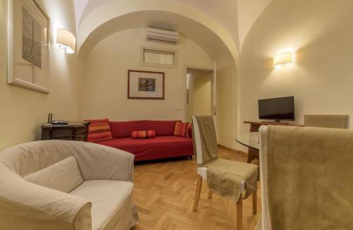 Rione VIII Sant'Eustachio Apartment | Casa Cornacchie - FromHometoRome