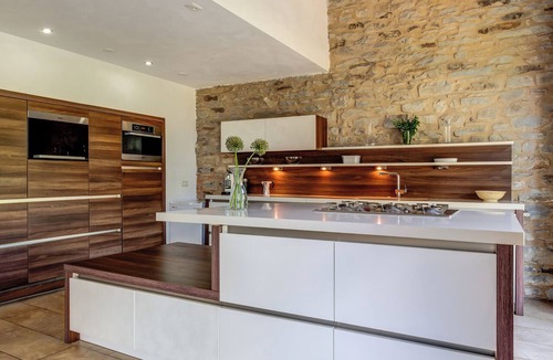 Cortemilia Apartment | Casa Crema: 200 m2, high ceilings, large pool, billiards/pool/game/laundry room.