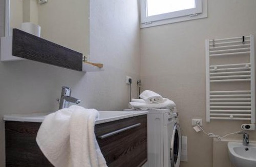 Castel San Pietro Terme Apartment | Casa del Falegname - Loft Noce con cucina