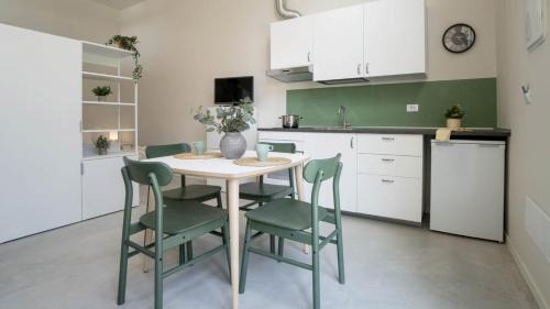 Castel San Pietro Terme Apartment | Casa del Falegname - Loft Rovere con cucina