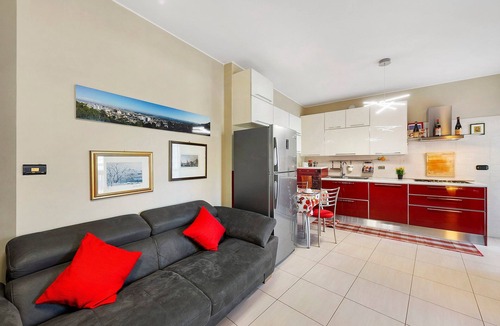 Parella Apartment | Casa Del Sole Apartment with Balcony