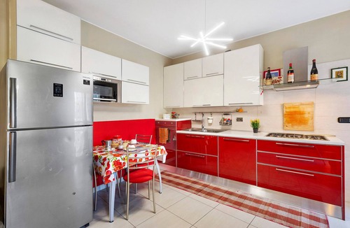 Parella Apartment | Casa Del Sole Apartment with Balcony