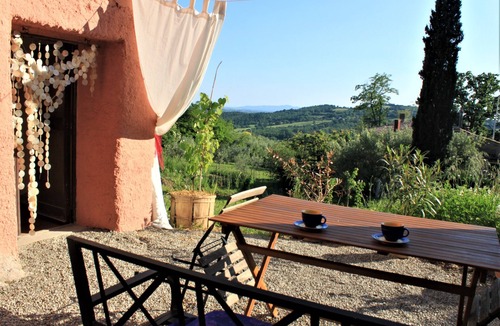 Sorano House | Casa del Sorriso - old stone house in the middle of nature