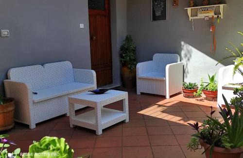 Maratea Apartment | Casa di Anna a Maratea, graziosa e accogliente con spazio esterno privato, servito di bus per le spiagge