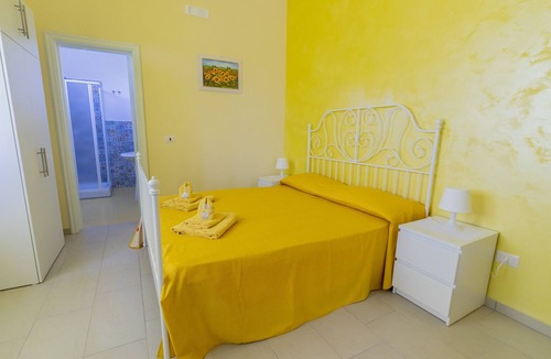 Rodio House | Casa Di Bello Yellow Studio Apartment