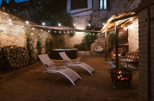 Spello House | Casa di Lucy Spello - Cave Wellness & Panoramic View