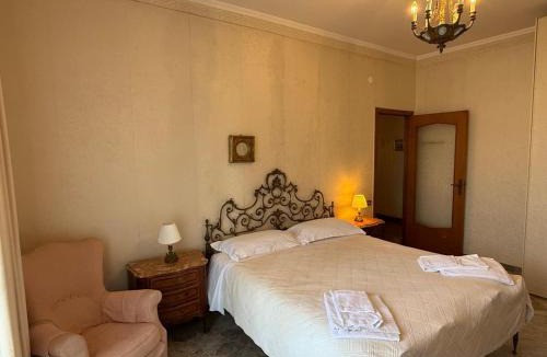 Rione Alto Apartment | Casa di Pietrina - Large Apartment