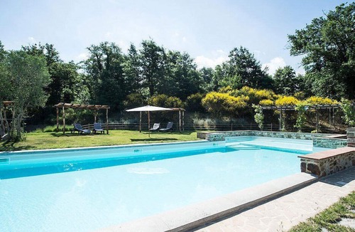 Trequanda House | Casa Dracena Q: A welcoming cottage situated in the heart of the Tuscan countryside, with Free WI-FI.