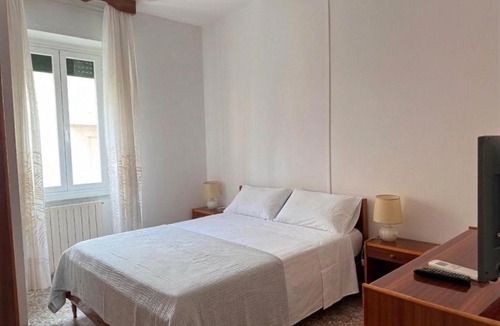 Porto Ercole Apartment | Casa Erasmo, Ampia casa nel centro di Porto Ercole con posto auto privato
