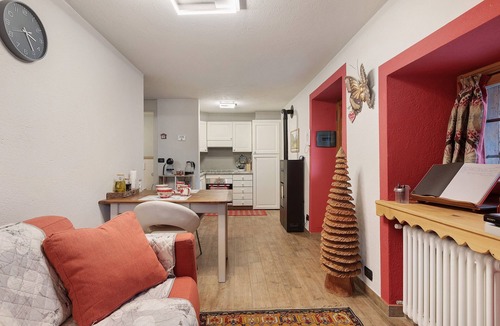 Arvier Apartment | Casa Gardenia Apartment with Mountain View, Private Terrace and Wi-Fi