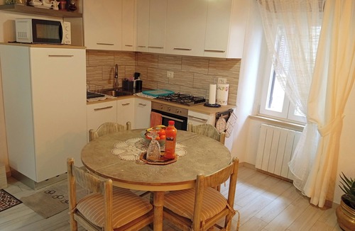 Roccastrada Apartment | Casa Giovy - Relaxation with a view all the way to the sea, in the Tuscan hills